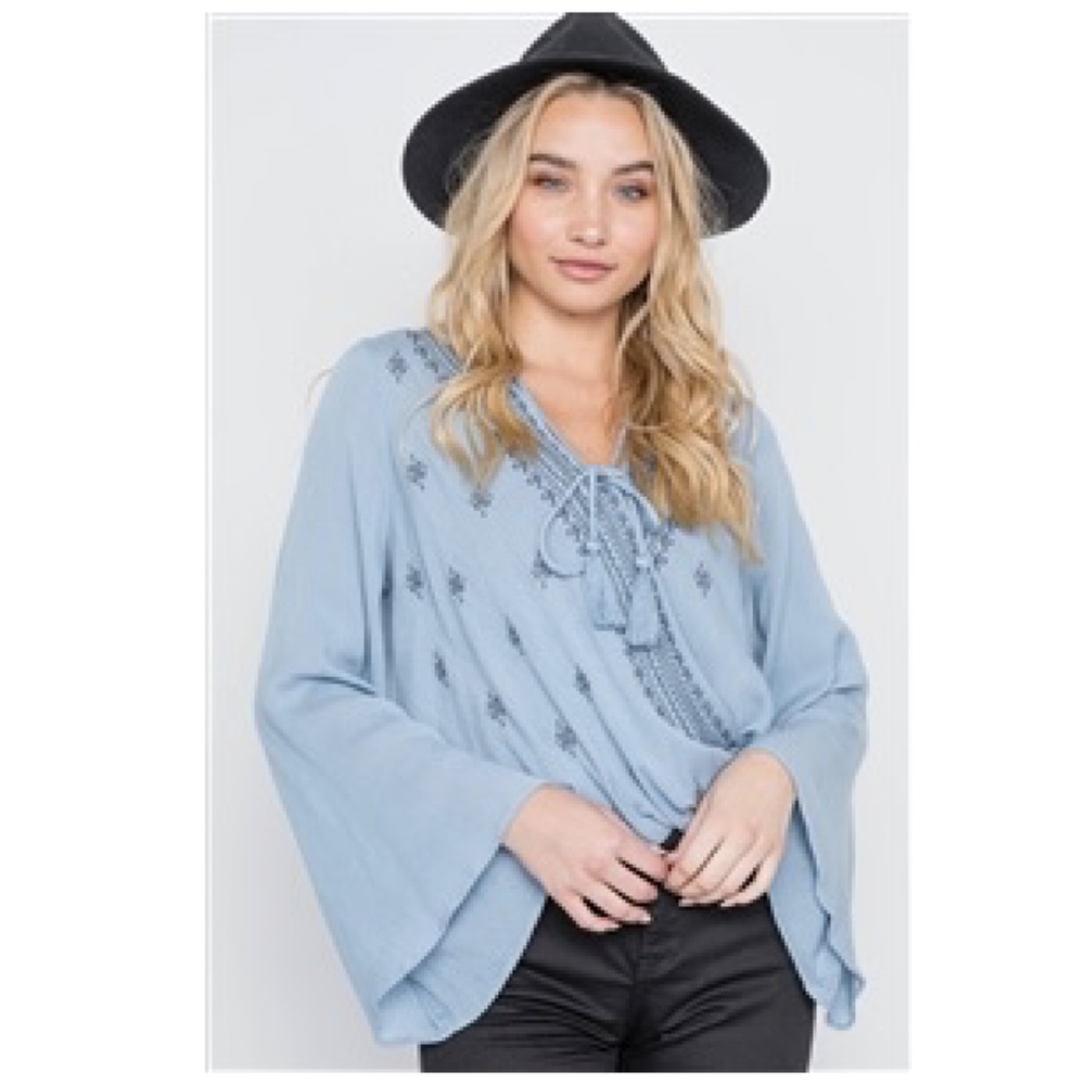 Lt Blue Embroidered Bell Sleeve Surplice V-Neck S - Picture 4 of 9